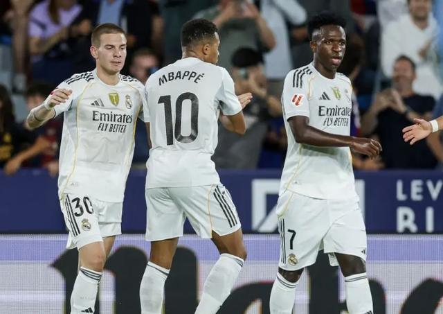 直塞, 托诺与, 姆巴佩开启 直塞, 托诺与, 姆巴佩开启